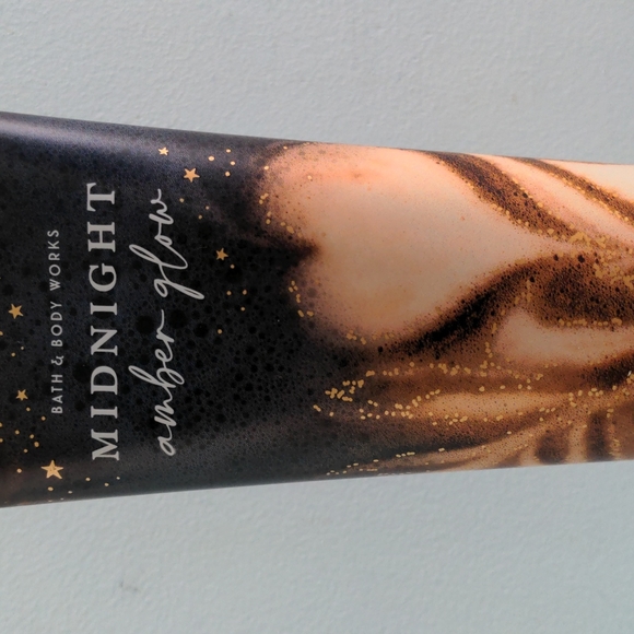 Bath & Body Works Midnight Amber Glow 8oz and Shea Butter Cleansing Bar 5oz - Picture 2 of 7